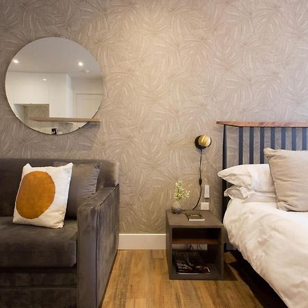 Romantic Studio In The Heart Of Little Italy By Den Stays Монреал Екстериор снимка